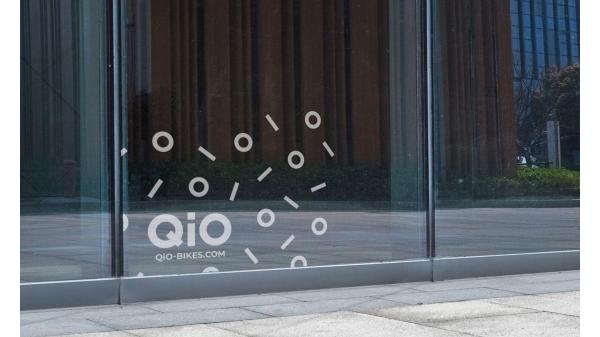 QIO Schaufensterdekor  3XL wei&szlig;