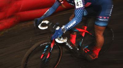 Trek Boone Disc F/S 54 Radioactive Red to Navy to Teal Produktbild 3