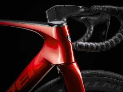 Trek Madone SLR 7 60 Metallic Red Smoke to Red Carbon S Produktbild 3