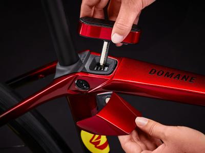 Trek Domane SLR 6 56 Metallic Red Smoke to Blue Smoke F Produktbild 8