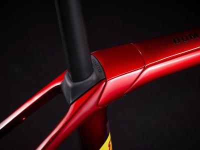 Trek Domane SLR 6 62 Metallic Red Smoke to Red Carbon S Produktbild 6