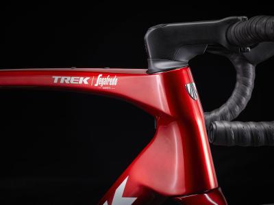 Trek Domane SLR 6 AXS 47 Metallic Red Smoke to Blue Smo Produktbild 5
