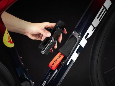 Trek Domane SLR 6 AXS 54 Metallic Red Smoke to Blue Smo Produktbild 4