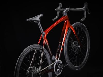 Trek Domane SLR 6 AXS 47 Metallic Red Smoke to Red Carb Produktbild 2