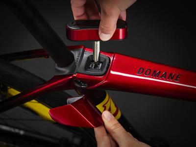Trek Domane SLR 9 eTap 54 Metallic Red Smoke to Blue Sm Produktbild 8