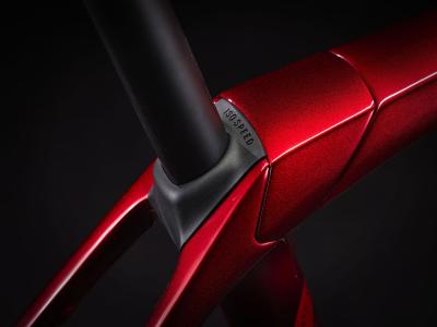 Trek Domane SLR 9 AXS 47 Metallic Red Smoke to Red Carb Produktbild 6