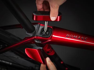 Trek Domane SLR 9 AXS 52 Metallic Red Smoke to Red Carb Produktbild 8