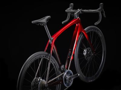 Trek Domane SLR 9 AXS 62 Metallic Red Smoke to Red Carb Produktbild 2