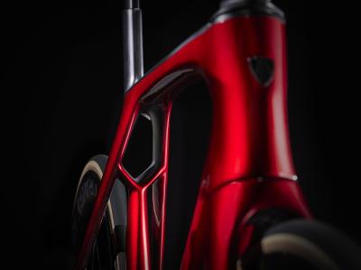 Trek Madone SLR 9 62 Metallic Red Smoke to Red Carbon S Produktbild 4