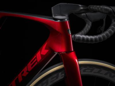 Trek Madone SLR 9 AXS 58 Metallic Red Smoke to Red Carb Produktbild 3