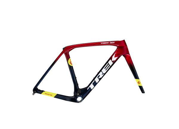 Trek Domane RSL Disc F/S 54 Metallic Red Smoke to Blue
