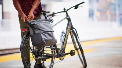 Trek FX+ 2 SO LT S Satin Trek Black Produktbild 3