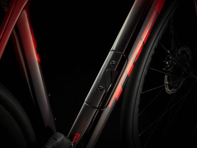 Trek Domane SLR 7 AXS 47 Metallic Red Smoke to Red Carb Produktbild 3
