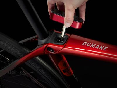 Trek Domane SLR 7 AXS 50 Metallic Red Smoke to Red Carb Produktbild 8