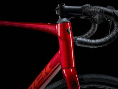 Trek Domane AL 2 44 Crimson to Dark Carmine Fade Produktbild 3