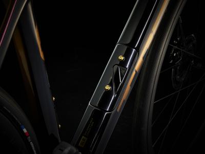 Trek Domane SLR 7 AXS 62 Axinite Flip/Trek Black Produktbild 3