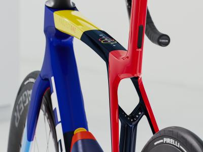 Trek Madone SLR 7 AXS ML Team Replica Produktbild 3