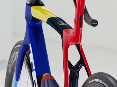 Trek MADONE SLR 8 AXS L Team Replica Produktbild 3